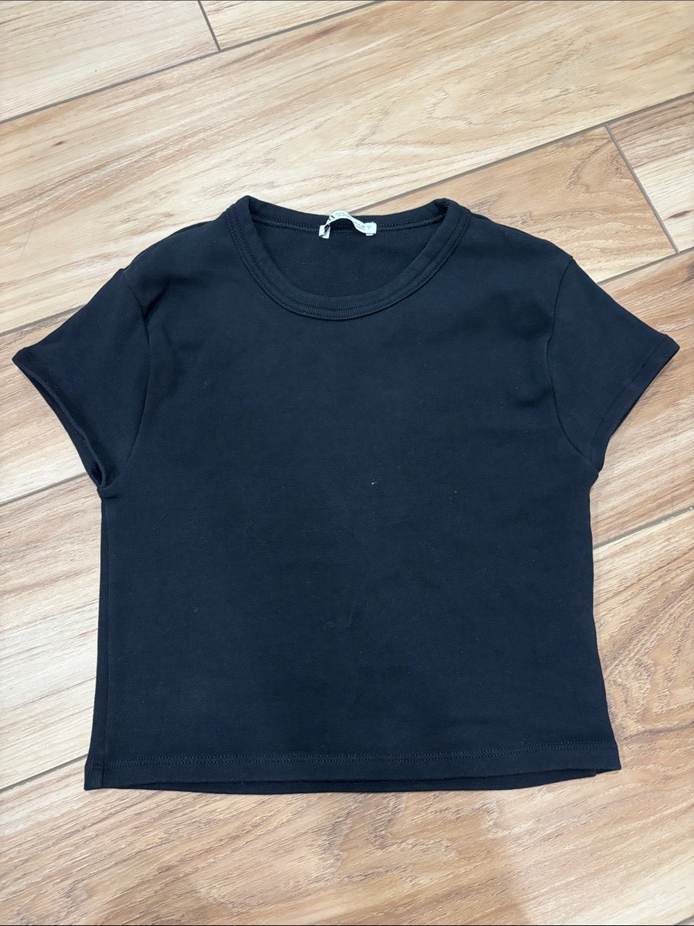 Zara Black Short Sleeve Cropped Tee - Classic Crew Neck